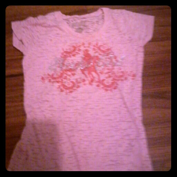 A pink tee shirt - Picture 1 of 1